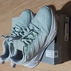 Adidas Questar Green Women's Size 8.5